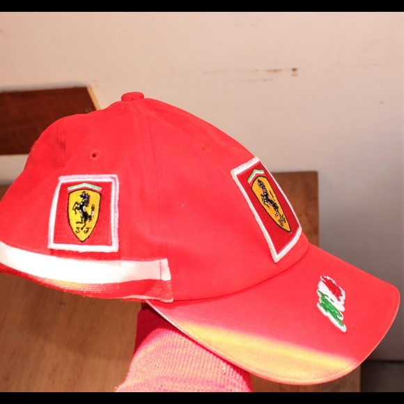 PUMA FERRARI red embroidered logo cap - Picture 5 of 7
